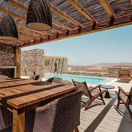 Amarelo Villa Klouvas