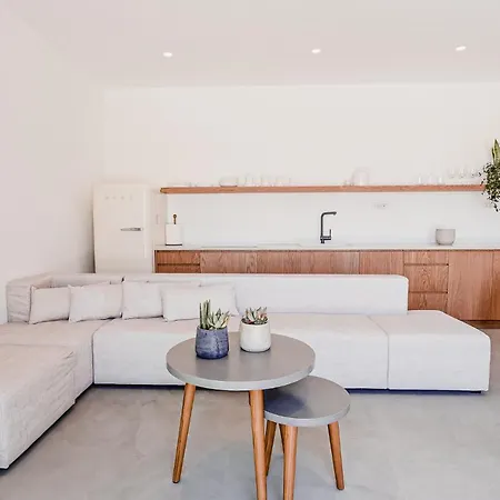 Villa Amarelo Klouvas